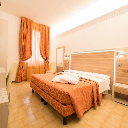 Hotel Carancini ซัลโซมัจโจเรแตร์เม ภายนอก รูปภาพ