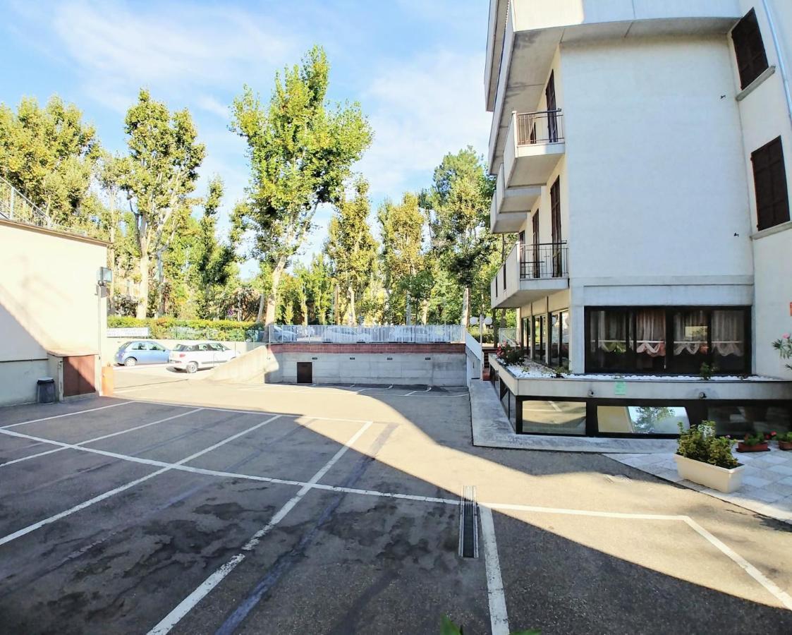 Hotel Carancini ซัลโซมัจโจเรแตร์เม ภายนอก รูปภาพ