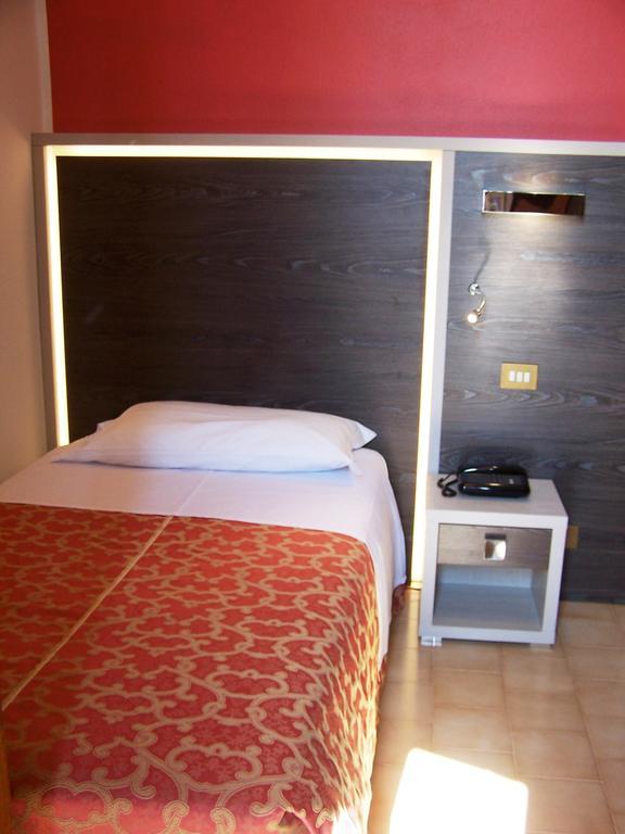Hotel Carancini ซัลโซมัจโจเรแตร์เม ห้อง รูปภาพ
