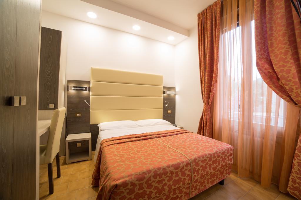 Hotel Carancini ซัลโซมัจโจเรแตร์เม ภายนอก รูปภาพ