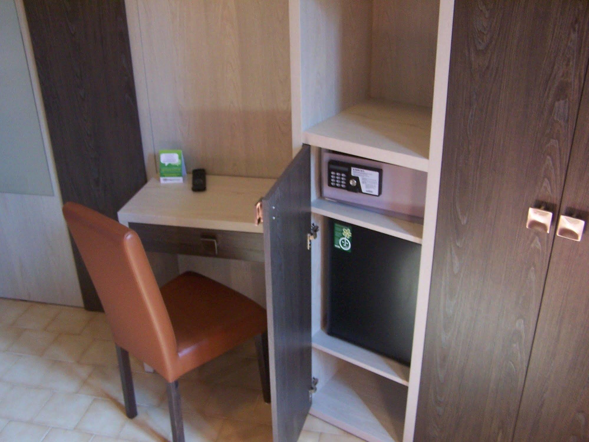 Hotel Carancini ซัลโซมัจโจเรแตร์เม ภายนอก รูปภาพ